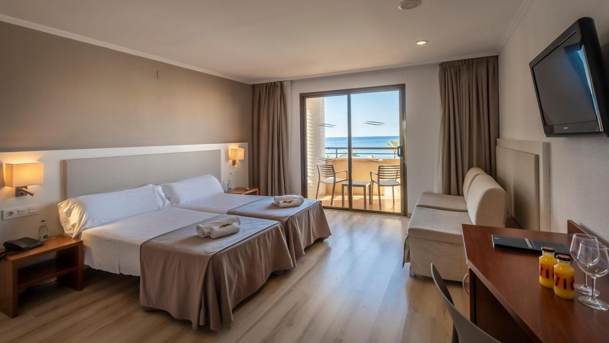 Hotel Rosamar & 4*s